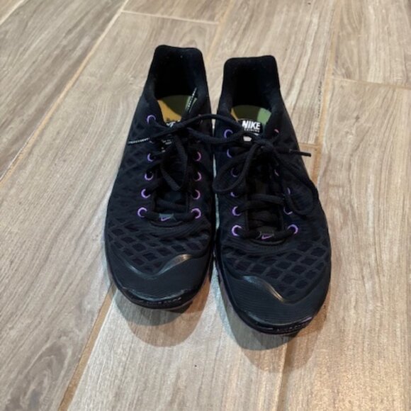 Nike Women's Free TR Black Sneaker Size 5 - Picture 1 of 1